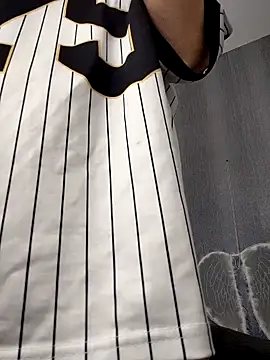 Amira Milker online show from 02/15/25, 07:50