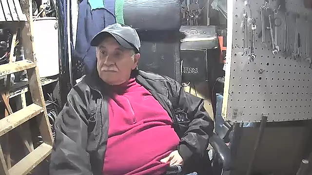 Snapshot of nonnomaturobisex chatting on 03/18/25, 06:17 nonnomaturobisex online show from 03/18/25, 06:17