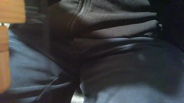 Snapshot of nonnomaturobisex chatting on 10/31/25, 08:44 nonnomaturobisex online show from 10/31/25, 08:44