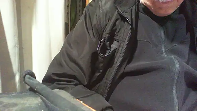 Snapshot of nonnomaturobisex chatting on 11/18/25, 07:55 nonnomaturobisex online show from 11/18/25, 07:55