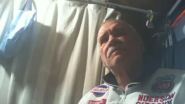 Snapshot of nonnomaturobisex chatting on 11/07/25, 07:57 nonnomaturobisex online show from 11/07/25, 07:57