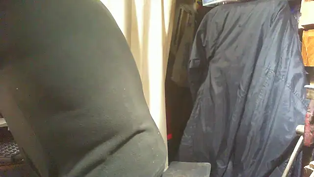 Snapshot of nonnomaturobisex chatting on 12/02/25, 03:25 nonnomaturobisex online show from 12/02/25, 03:25