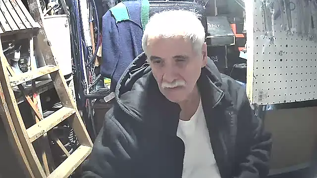 Snapshot of nonnomaturobisex chatting on 03/18/25, 07:22 nonnomaturobisex online show from 03/18/25, 07:22