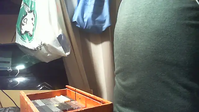 Snapshot of nonnomaturobisex chatting on 09/21/25, 08:52 nonnomaturobisex online show from 09/21/25, 08:52