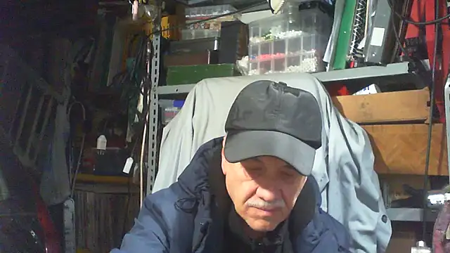 Snapshot of nonnomaturobisex chatting on 12/16/25, 08:18 nonnomaturobisex online show from 12/16/25, 08:18