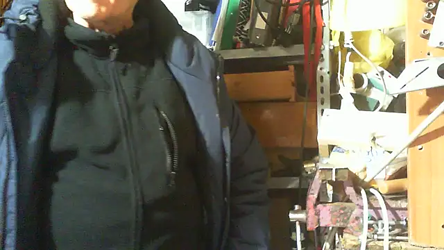 Snapshot of nonnomaturobisex chatting on 12/14/25, 09:37 nonnomaturobisex online show from 12/14/25, 09:37