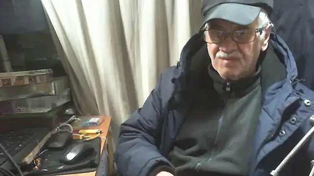 Snapshot of nonnomaturobisex chatting on 12/01/25, 08:04 nonnomaturobisex online show from 12/01/25, 08:04