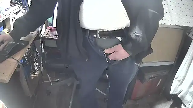 Snapshot of nonnomaturobisex chatting on 03/22/25, 07:47 nonnomaturobisex online show from 03/22/25, 07:47