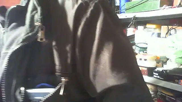 Snapshot of nonnomaturobisex chatting on 11/05/25, 05:38 nonnomaturobisex online show from 11/05/25, 05:38