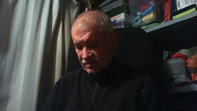 Snapshot of nonnomaturobisex chatting on 10/15/25, 05:21 nonnomaturobisex online show from 10/15/25, 05:21