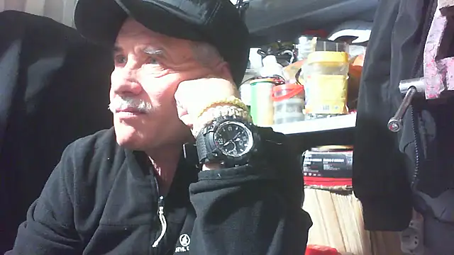 Snapshot of nonnomaturobisex chatting on 10/20/25, 03:56 nonnomaturobisex online show from 10/20/25, 03:56