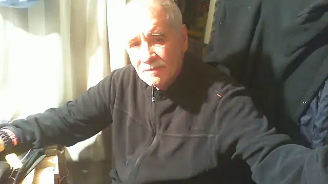 Snapshot of nonnomaturobisex chatting on 11/01/25, 10:09 nonnomaturobisex online show from 11/01/25, 10:09