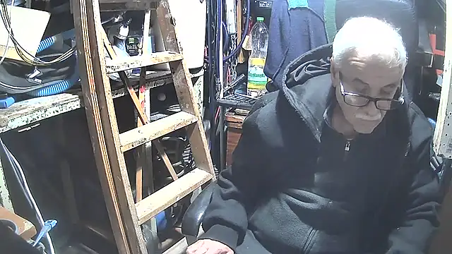 Snapshot of nonnomaturobisex chatting on 03/17/25, 05:16 nonnomaturobisex online show from 03/17/25, 05:16