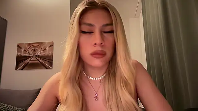 saray doll online show from 03/05/26, 10:16