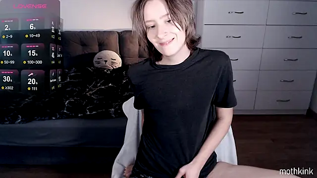 mothkink online show from 11/10/25, 02:33