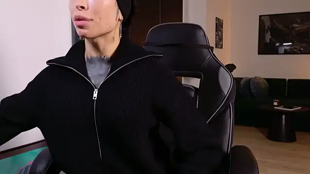 Rubbernina online show from 11/06/25, 05:06