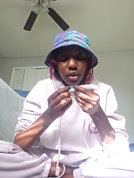 oliviaprettypussy online show from 04/19/26, 09:50