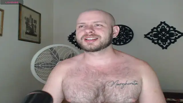 Snapshot of TONY_WHITE_7 chatting on 06/12/26, 01:47 TONY WHITE 7 online show from 06/12/26, 01:47