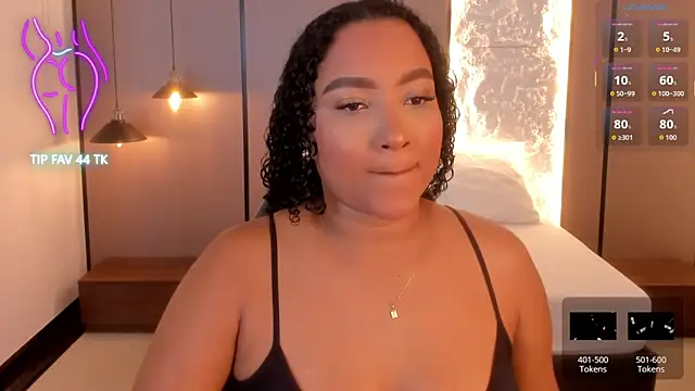 cloe 25 online show from 09/10/25, 02:54