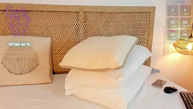 cloe 25 online show from 09/24/25, 02:40