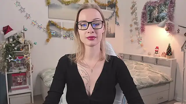 MissRightX online show from 12/15/25, 10:43