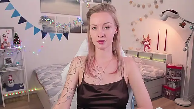 Snapshot of MissRightX chatting on 01/07/25, 03:12 MissRightX online show from 01/07/25, 03:12