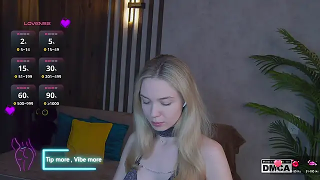 Holl1Would online show from 03/19/25, 07:49