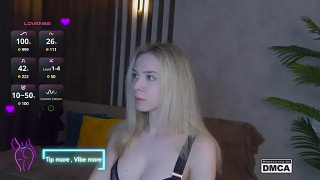 Holl1Would online show from 03/22/25, 07:20