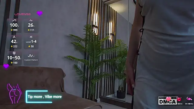 Holl1Would online show from 03/15/25, 06:47