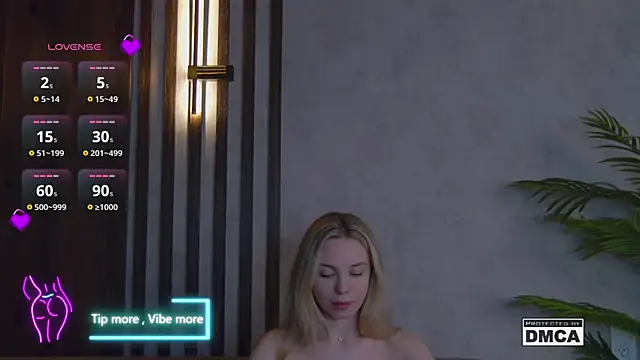 Holl1Would online show from 03/19/25, 10:53