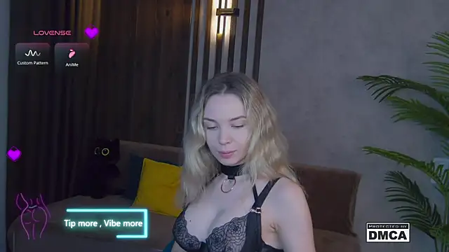 Holl1Would online show from 03/01/25, 03:53