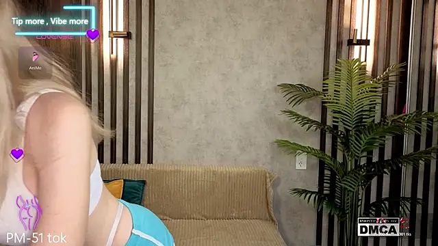 Holl1Would online show from 12/21/25, 07:26