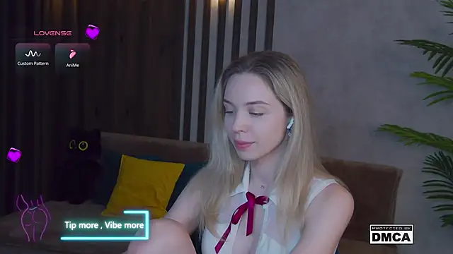 Holl1Would online show from 02/23/25, 11:25