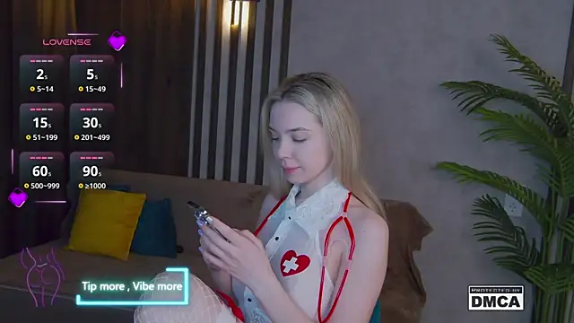 Holl1Would online show from 03/14/25, 03:48