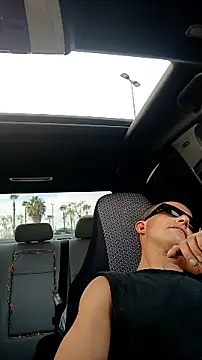 Roberts8inchcock online show from 11/28/25, 12:22