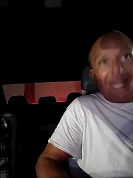 Roberts8inchcock online show from 11/04/25, 03:43