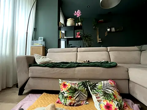 Snapshot of CurvyKimmy1 chatting on 10/22/25, 01:10 CurvyKimmy1 online show from 10/22/25, 01:10