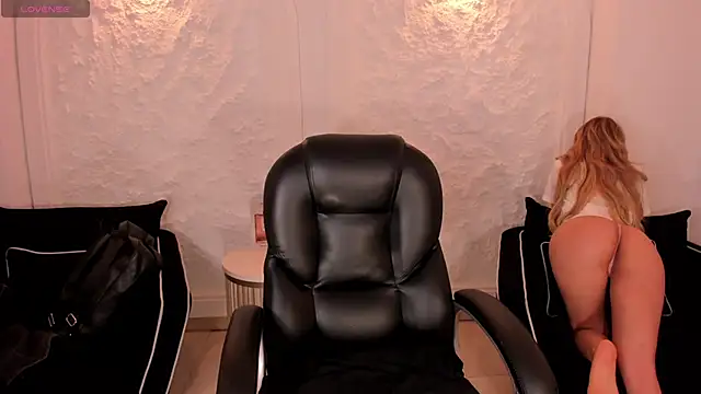 LexieWayne online show from 03/29/26, 05:03