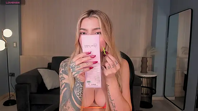 LexieWayne online show from 04/15/26, 08:20