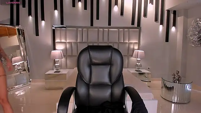 LexieWayne online show from 06/02/26, 07:25