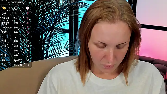 Snapshot of LianaFord chatting on 07/12/26, 04:57 LianaFord online show from 07/12/26, 04:57