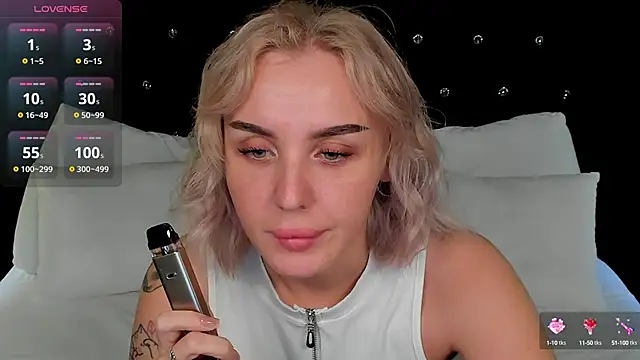 LianaFord online show from 10/11/25, 10:55