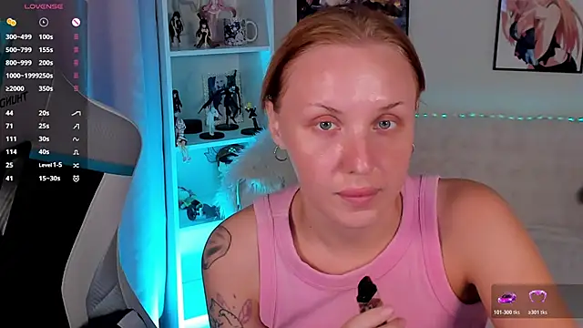Snapshot of LianaFord chatting on 06/21/26, 04:18 LianaFord online show from 06/21/26, 04:18