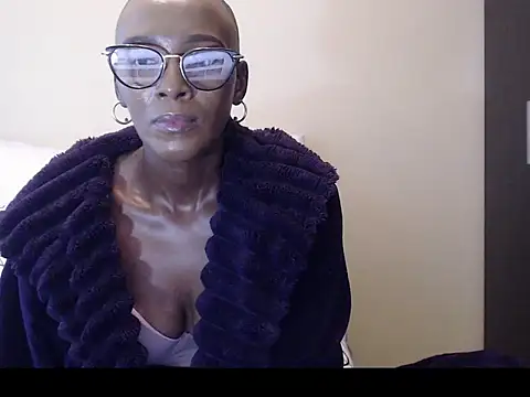 Snapshot of yummycherryxx chatting on 09/24/25, 09:49 yummycherryxx online show from 09/24/25, 09:49
