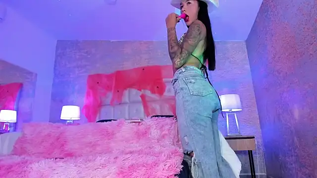 AntonellaRossi online show from 10/13/25, 07:37