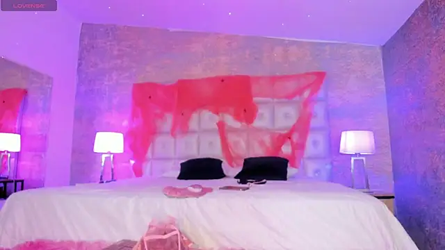 AntonellaRossi online show from 10/15/25, 07:44