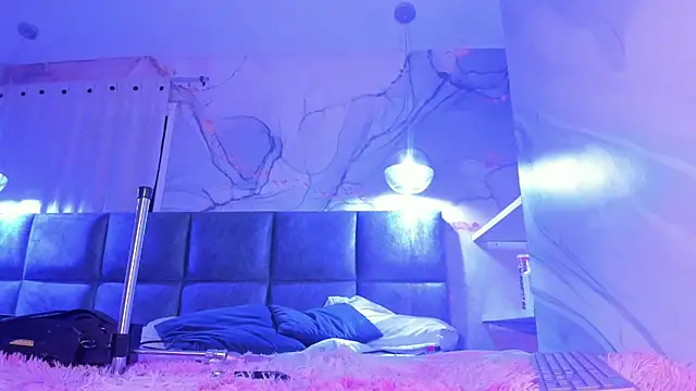 AntonellaRossi online show from 12/13/25, 08:04