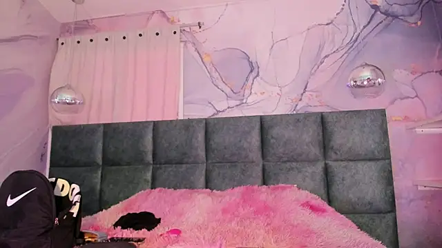 AntonellaRossi online show from 04/06/26, 07:48