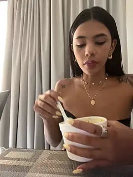 AntonellaRossi online show from 03/27/26, 07:48