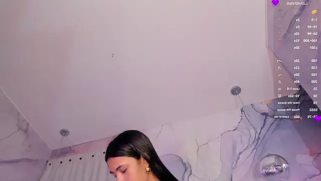 AntonellaRossi online show from 04/05/26, 08:04